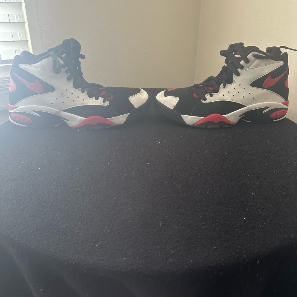 Nike Air Maestro 2 LTD Men's Athletic Sneaker Black/Red/White AH8511-002 Gym Red